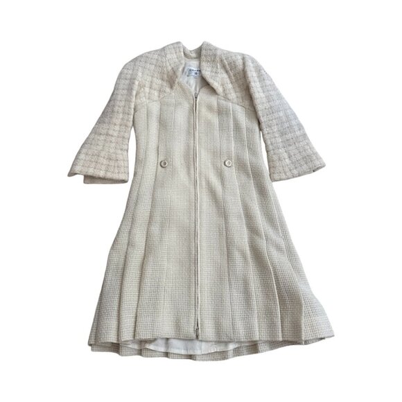 Chanel off white wool coat size 38 - Picture 2 of 12